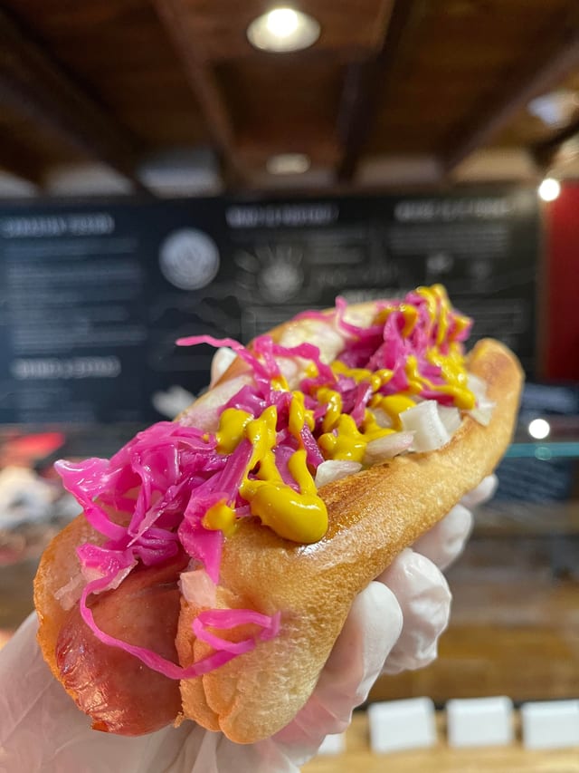 Steamy Dog (Hot Dog).